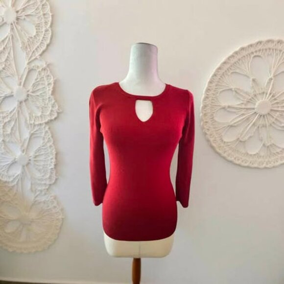 RED SWEATER TOP - Picture 1 of 3